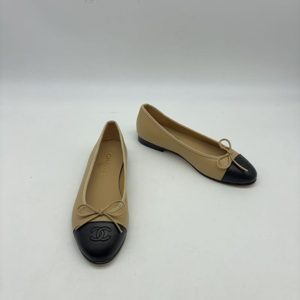 Chanel Ballet Shoes in Black and Tan